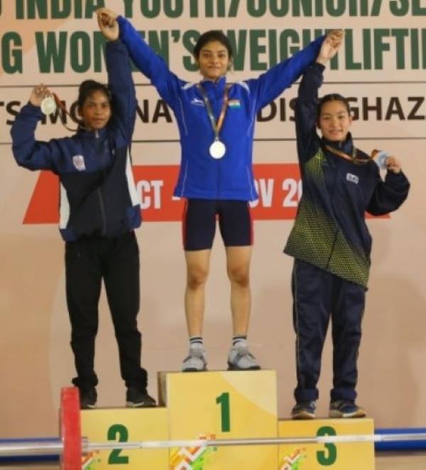 Akanksha Vyavahare在印度Khelo锦标赛中创造了举重40公斤级的国家记录